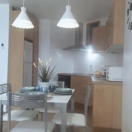 Tide's Embrace & Natural Pool تاكورونتي