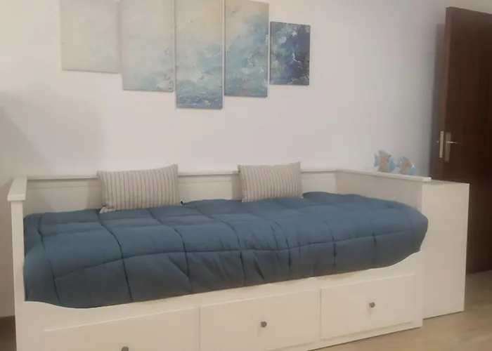 Tide's Embrace & Natural Pool Apartment *