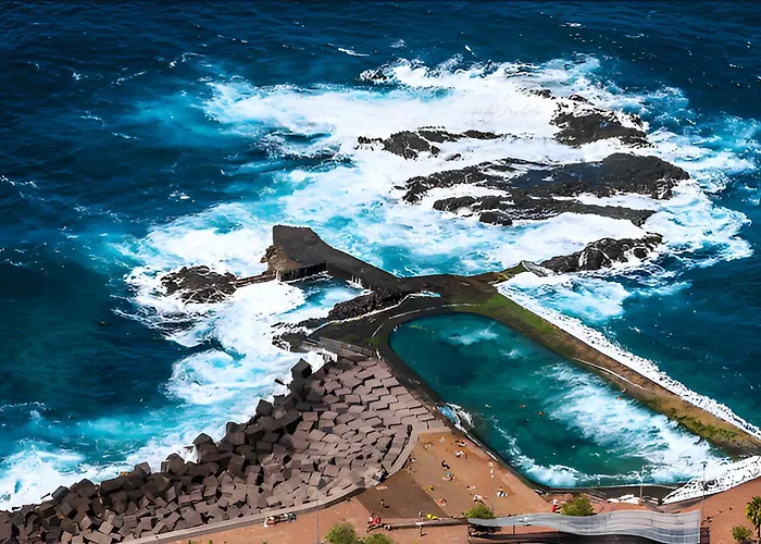 Tide's Embrace & Natural Pool *