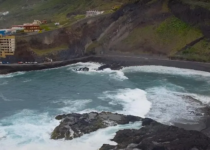 Tide's Embrace & Natural Pool *